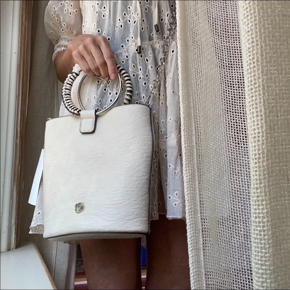 Hand and shoulder bag by Santana